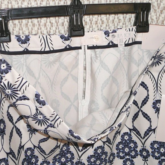 NWT Modern Fit Summer Straight Skirt Navy Blue Batik Floral Size 14 - Picture 8 of 9